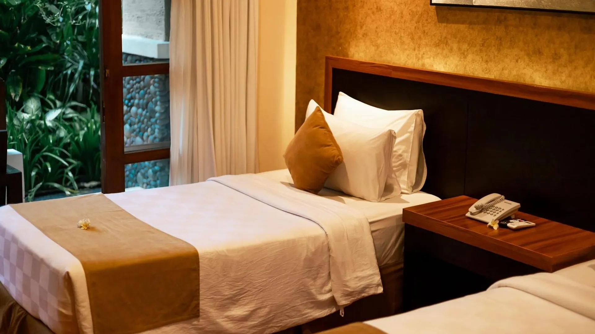 ***  Fourteen Roses Beach Hotel Легиан Индонезия
