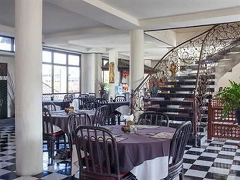 ***  Fourteen Roses Beach Hotel Легиан Индонезия